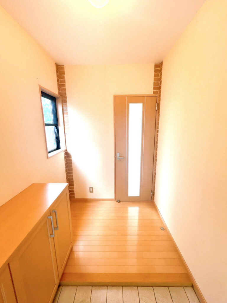 浜坂戸建て玄関