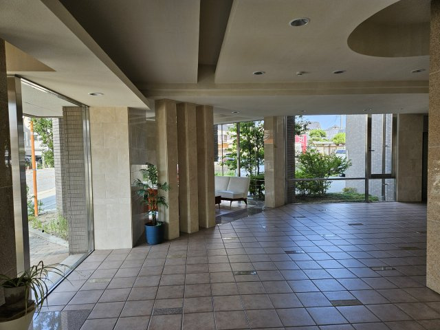 サーパス青葉町　エントランス