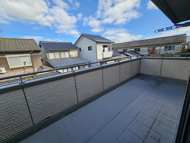 行徳戸建て　ベランダ