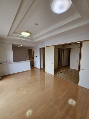 サーパス青葉町　リビング2